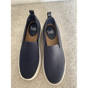 Söfft - BRAND NEW - Navy Sneakers - Size 9 US W